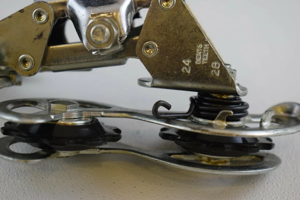 SACHS HURET 后变速器 5-6 sp 摩擦最大齿轮 28t 短钢 70s NOS — 第 4/4 张图片