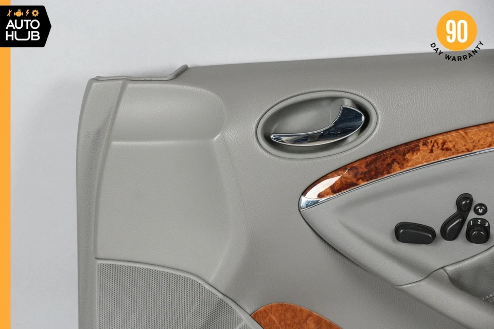 06-09 Panel de puerta delantero derecho convertible Mercedes W209 CLK350 CLK550 FABRICANTE DE EQUIPOS ORIGINALES Foto 2 de 4