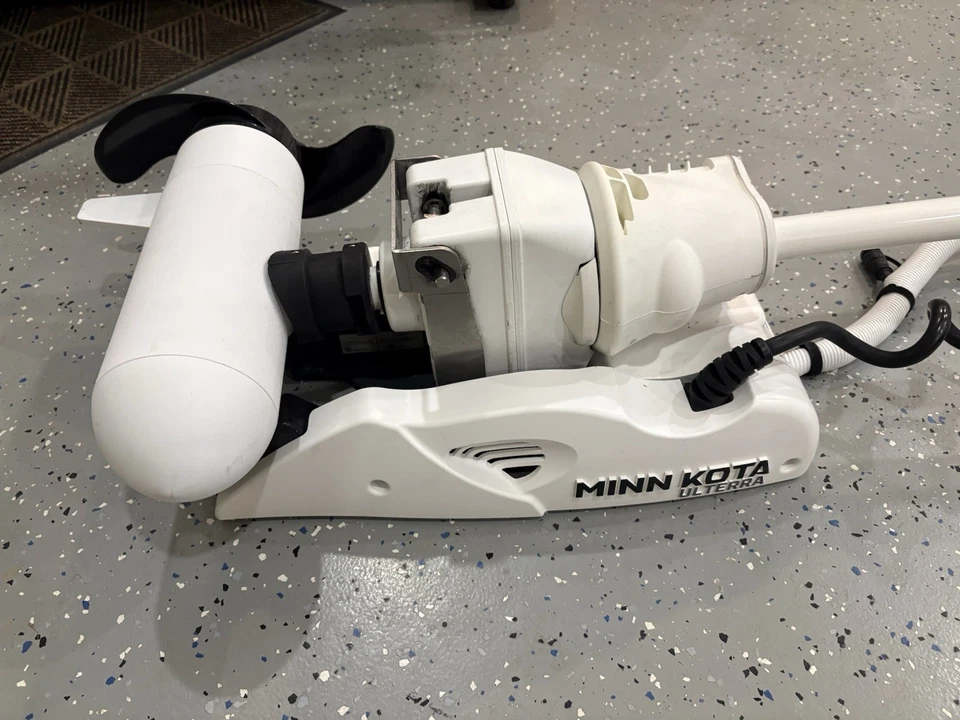 Minn Kota Riptide 112 Ulterra 72" Shaft Auto Deploy  - Image 4 of 4