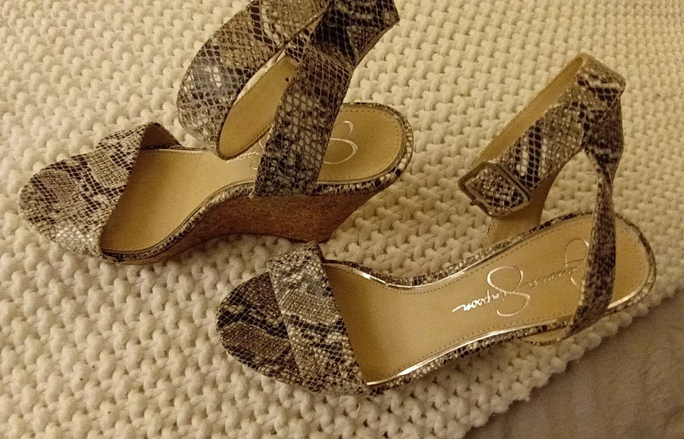 "Sandalias de cuña Jessica Simpson imitación piel de serpiente 4"" tacones plataforma de corcho talla 7 1/2" Foto 2 de 4