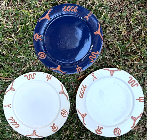 Frankoma King Ranch Black Set of 3 Dinner Plates 10.25" Longhorn Pottery Vintage