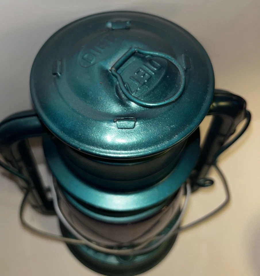 Rare DIETZ NO.2 D-Lite Amethyst Globe Restored BLUE OIL LANTERN BARN LIGHT METAL - Image 3 of 4