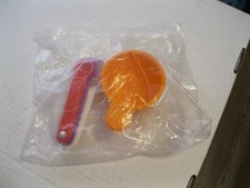 Fisher Price Fun With Food 1985 Measuring Cup and 3 Measuring Spoons 2001 NIP