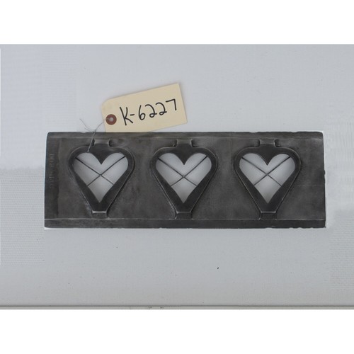 Triumph/Magna Mixer Die, 3 Cuori 3-1/8", Usato Ottime Condizioni - Foto 1 di 2