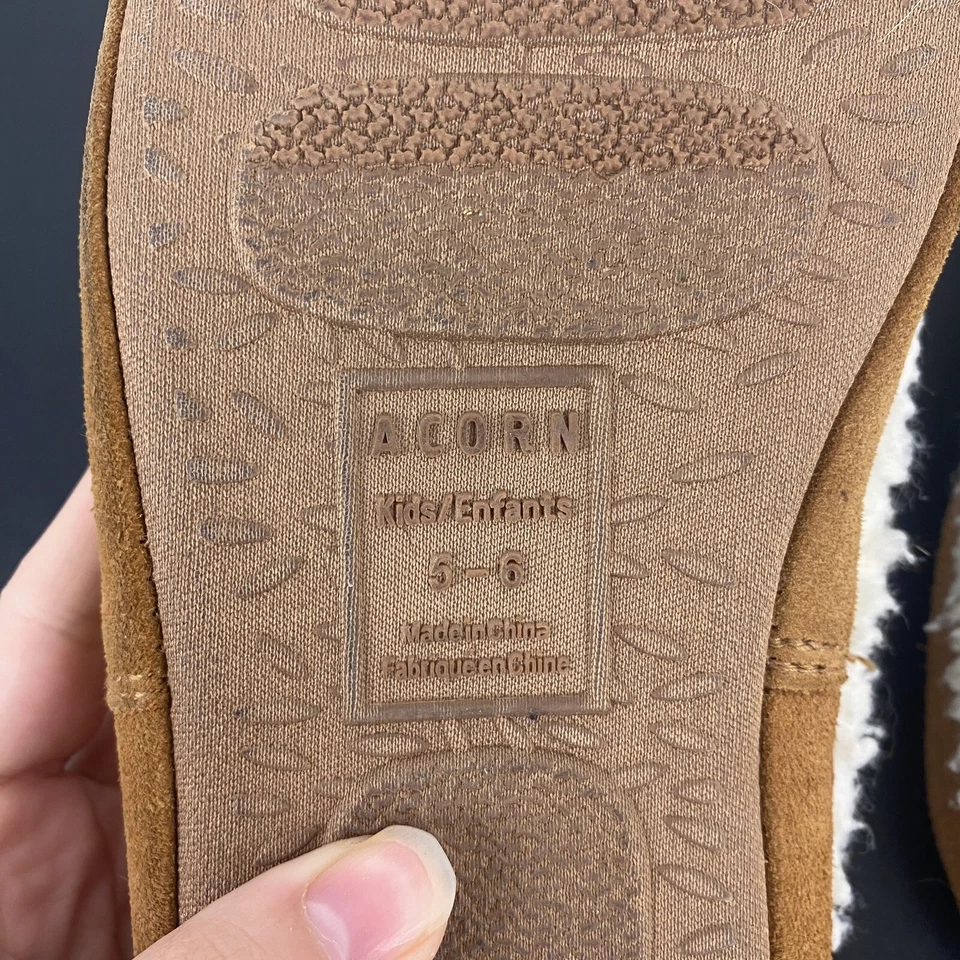 Zapatilla de gamuza con palomitas de maíz blancas para niños talla 5-6 ratones forro polar Foto 3 de 4