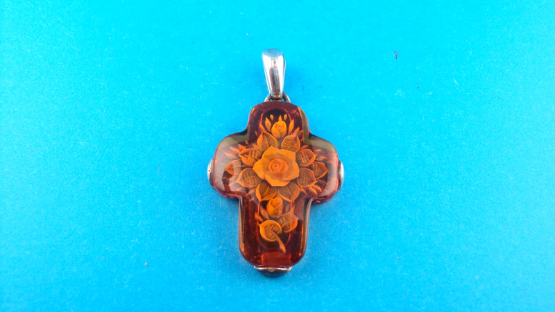 VINTAGE CARVED AMBER ROSE DECORATED CROSS PENDANT FROM POLAND--ATI--925