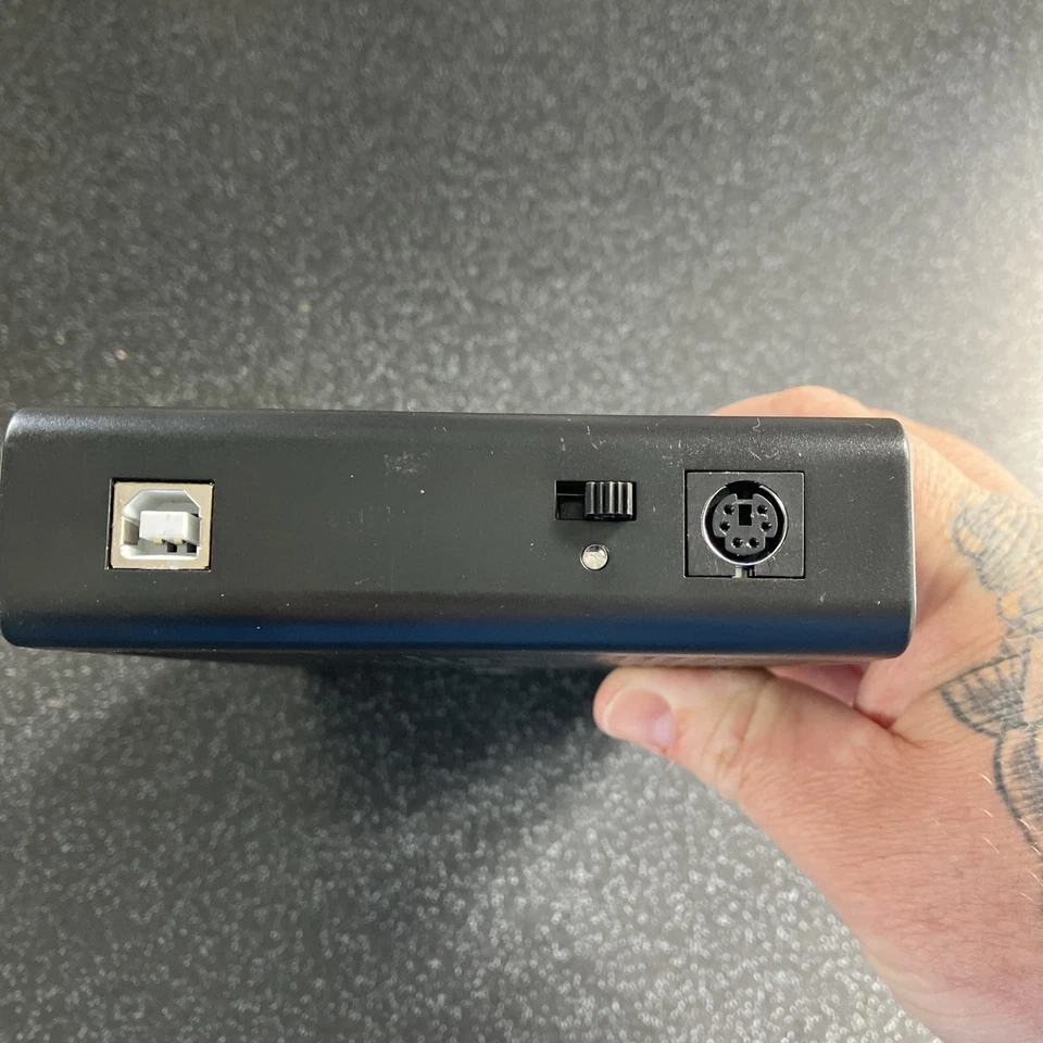 Dynamode 3 1/2 in external SATA hard disk Enclosure - Image 2 of 4