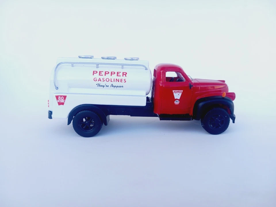 1/50 o scale 3d printed 1947 Studebaker M15 tanker truck handmade custom kitbash - Image 4 of 4