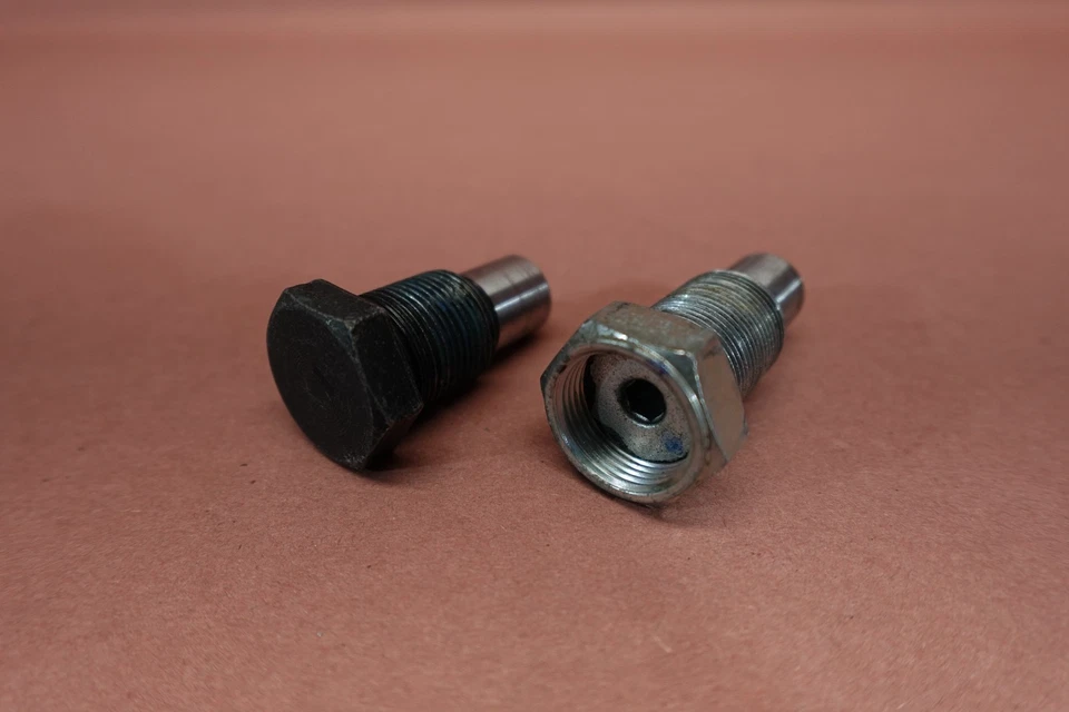 Parafusos de montagem pivô braço oscilante Yamaha VStar V Star 650 XVS650 1998-2015 - Imagem 4 de 4