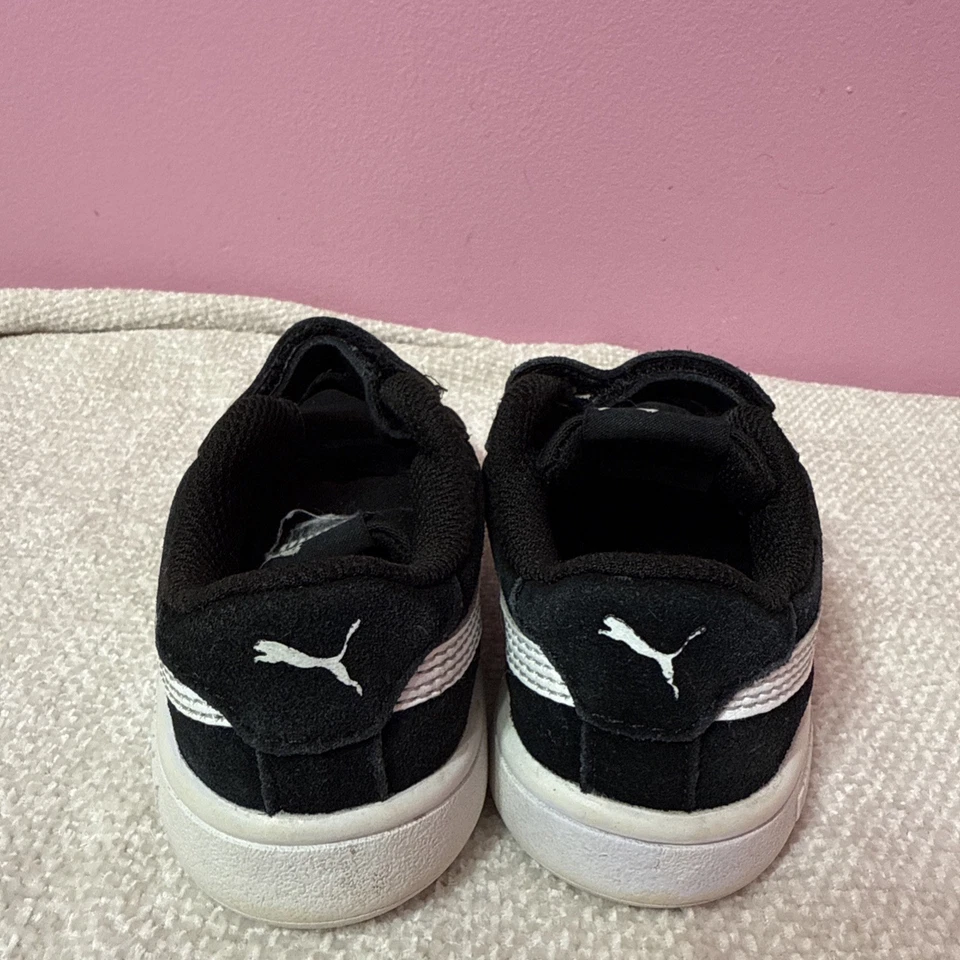 Zapatilla deportiva Puma Smash V2 gancho y bucle gamuza baja superior niño pequeño talla 6 negra Foto 3 de 4