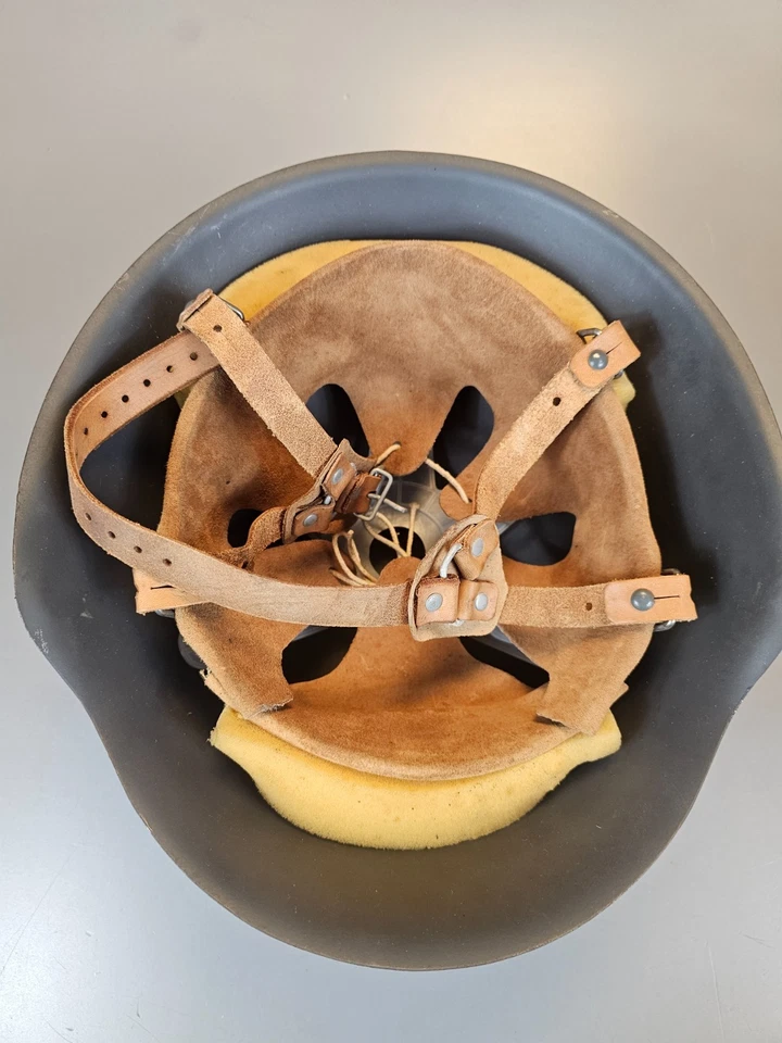 Stahlhelm NVA Kampfgruppen Paradehelm? 100% Original - Bild 3 von 4