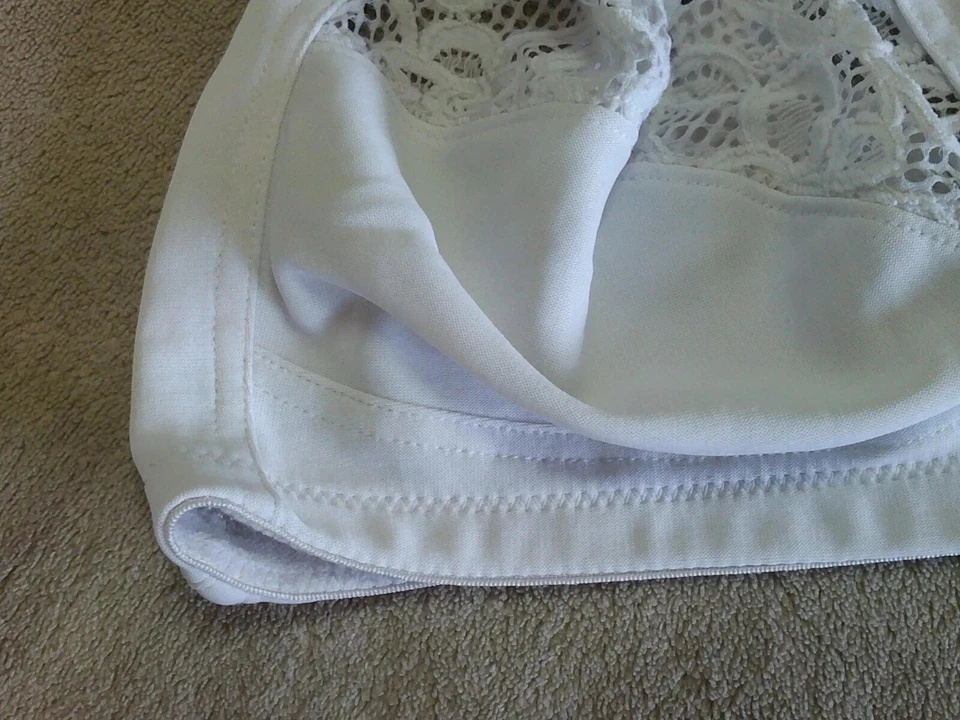 Sujetador sin aros Naturana Reino Unido 38DD Euro 85E Francia 100E EE. UU. 38D Foto 2 de 4