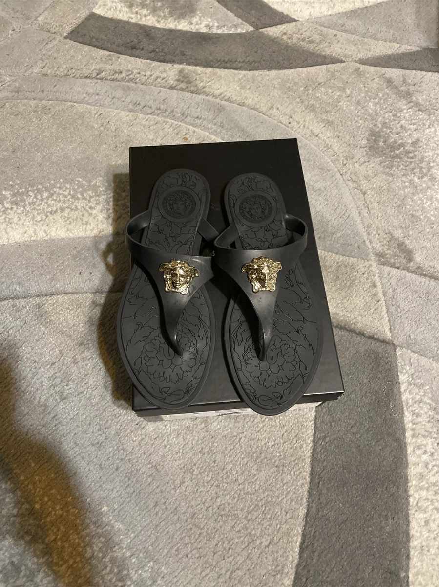 Medusa palazzo shop thong sandals