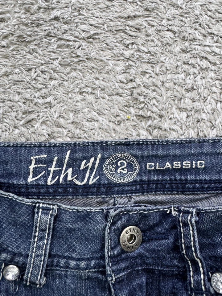 Pantalones de mezclilla Ethyl Jeans para mujer 2 calce clásico tiro alto elásticos adornados con bolsillo Foto 3 de 4