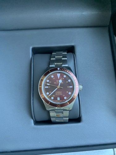 Midsize Diver 36mm Glycine Combat Sub Swiss Made Dive Watch Maroon/Gold GLO36 - Picture 7 of 11