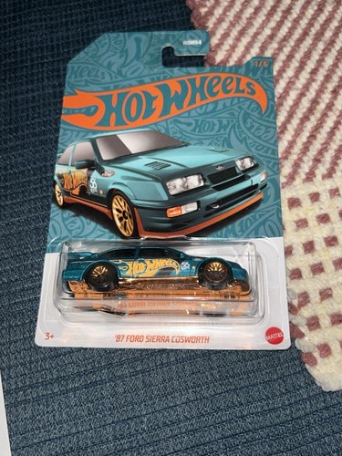 Hot Wheels HDh54 1/6 ‘87 Ford Sierra Cosworth Teal & Gold Diecast - Picture 10 of 11