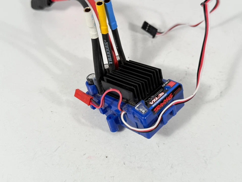Traxxas Velineon VXL-3S (4-Pole) ESC and Motor Waterproof Brushless Slash 4x4 - Image 2 of 4