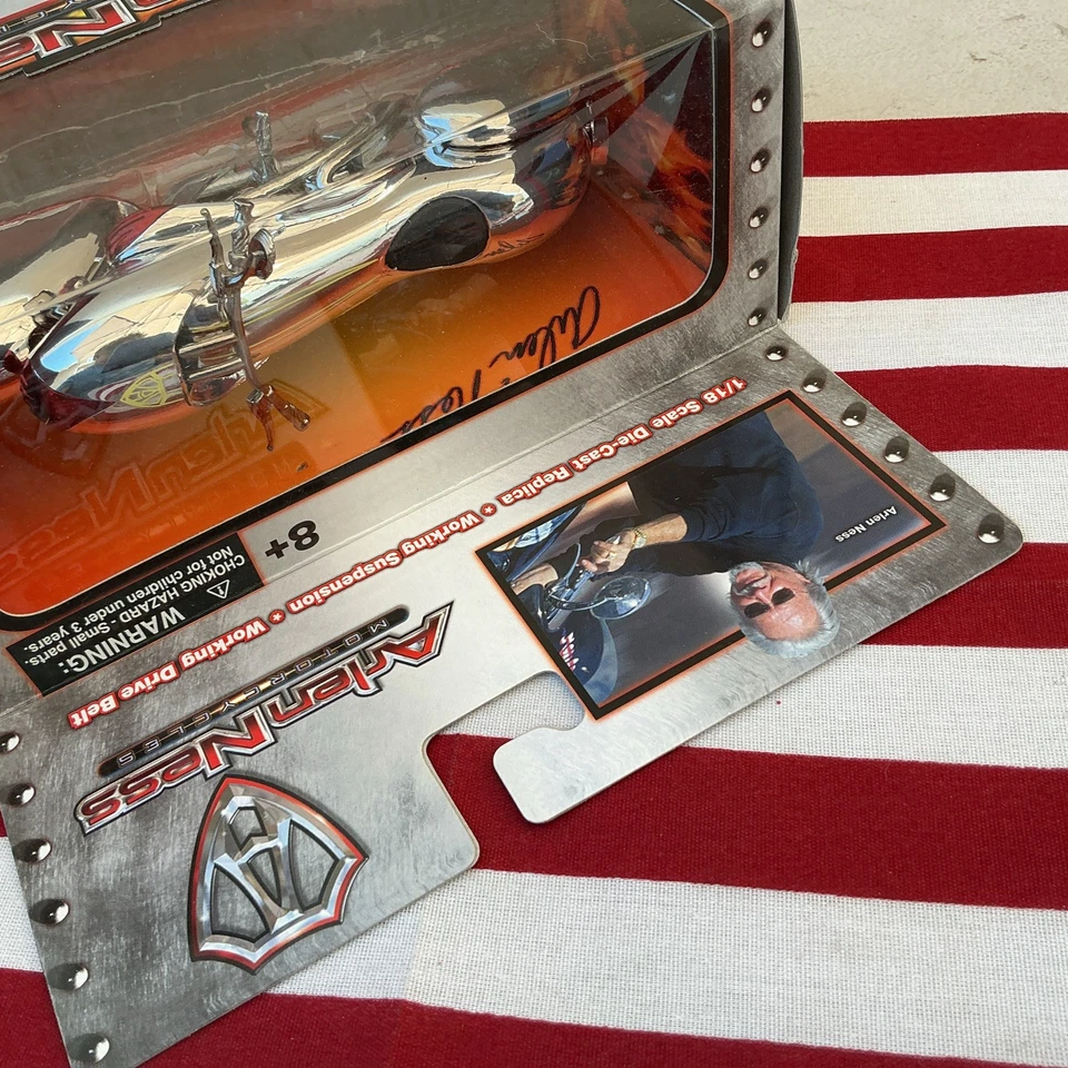 Arlen Ness Motorcycles 1:18 Scale Die Cast Motorcycle Iron Legends #99210 Silver - Image 4 of 4