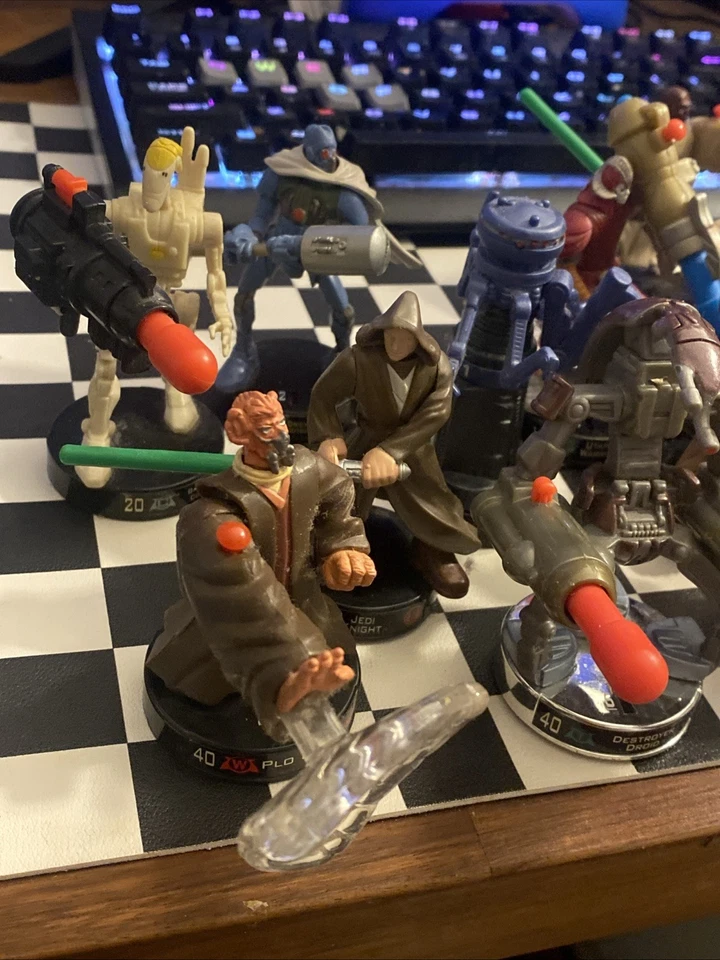 Lote de figuras de acción Star Wars Attacktix Toy 2005 excelente estado Foto 4 de 4