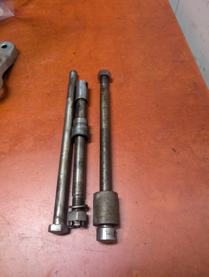 Bridgestone BS DT 175 BS175 TA1 1967 doble perno eje trasero basculante Foto 4 de 4