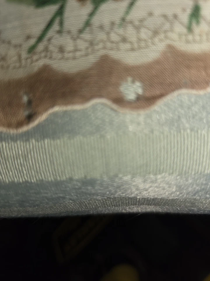 Pañuelo lirio del valle y ramo surtido de hermosas flores Foto 4 de 4