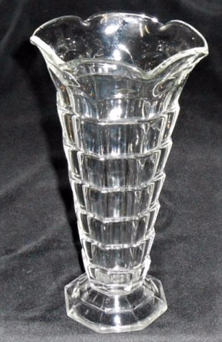 1920s Indiana Glass TEA ROOM PATTERN 9" Tall Flared Vase CLEAR COLOR - Picture 8 of 9