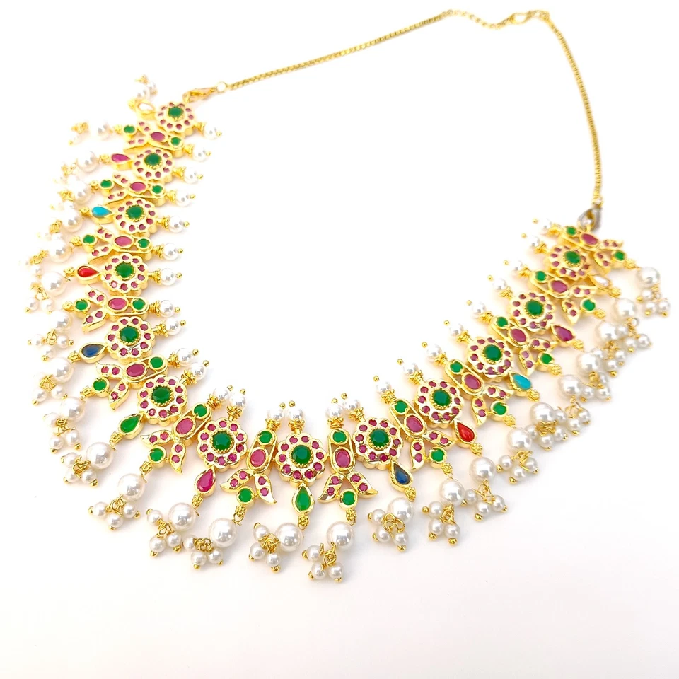 Lujoso collar gargantilla estilo Kundan floral chapado en oro con perlas Foto 3 de 4