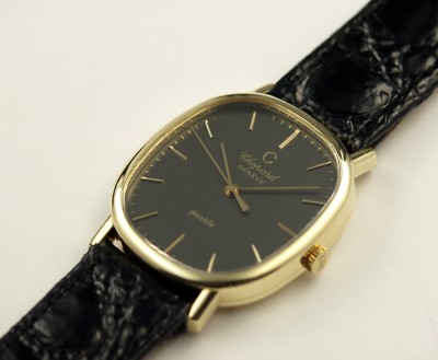 Massive Chopard Uhr 18K Gelbgold Quartz 30x 33