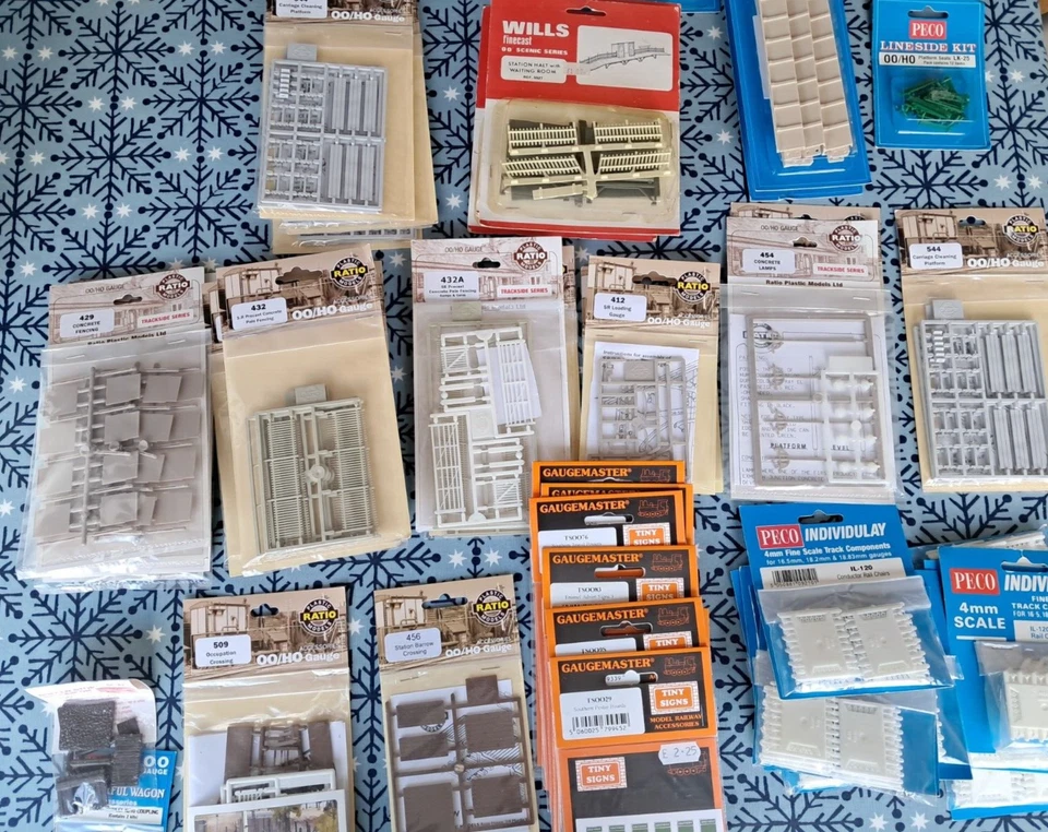 HO/OO Model Rail Accessory Kits Ratio, Peco, Wills New Old Stock