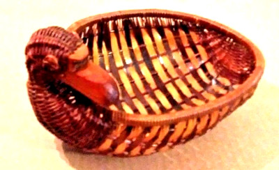 DUCK Woven Wicker Egg Bread Basket Country  Farm House Oval 9''x 6''x 5'' Vintage