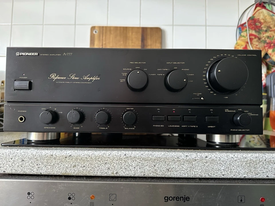 PIONEER A-777 Verstärker in sehr gutem Zustand.