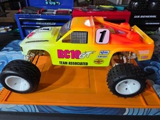 Brand New Team Associated RC10GT Gold Ed. Nitro truck assembled roller chassis