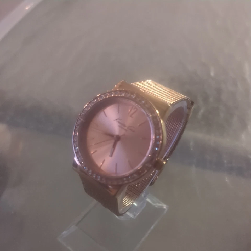 Reloj Kenneth Cole Rosa Estrás Mujer 3ATM Resistente al Agua Batería Nueva Foto 2 de 2