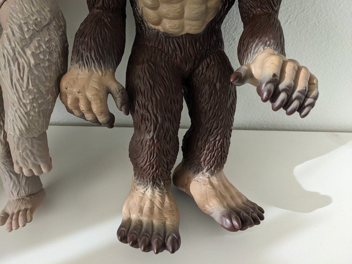 BigFoot Sasquatch George Gorilla Figure Animal Planet Toys R Us