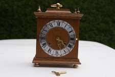 Tisch oder Kaminuhr antik von Meister Anker, mit sehr harmonischer Klang- Gong