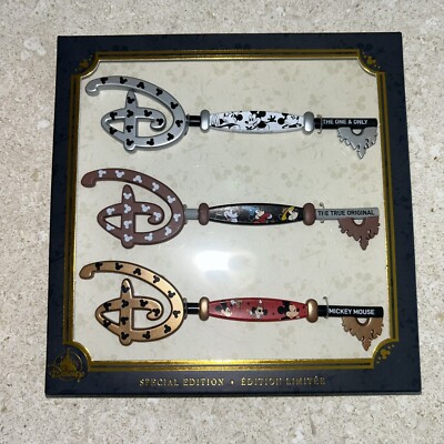 Disney Mickey Mouse Through the Years Collectible Key Set NEW
