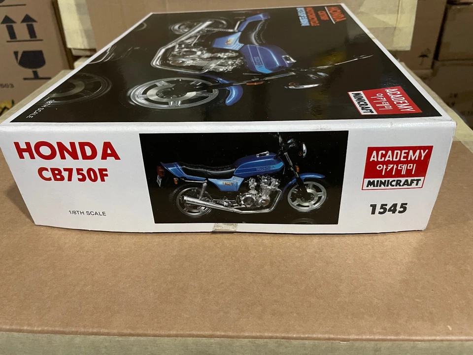 HONDA CB750F SCALA 1/8 ACADEMY MINICRAFT MA025 - Immagine 4 di 4