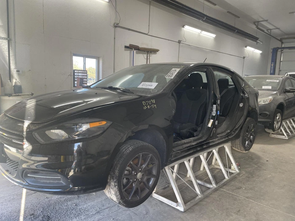 Compresor de aire acondicionado usado para: Dodge Dart 2.0 2016 grado A Foto 2 de 4