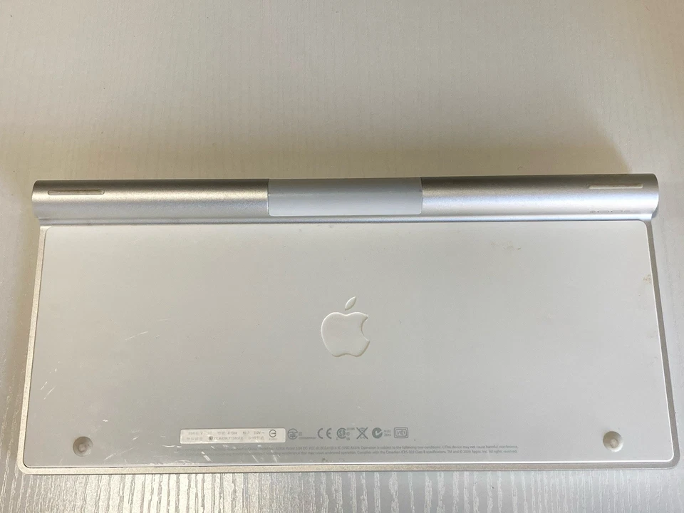 Apple Wireless Magic Keyboard with Zhuyin BoPoMoFo Chinese Writing- Rare! - Image 2 of 2