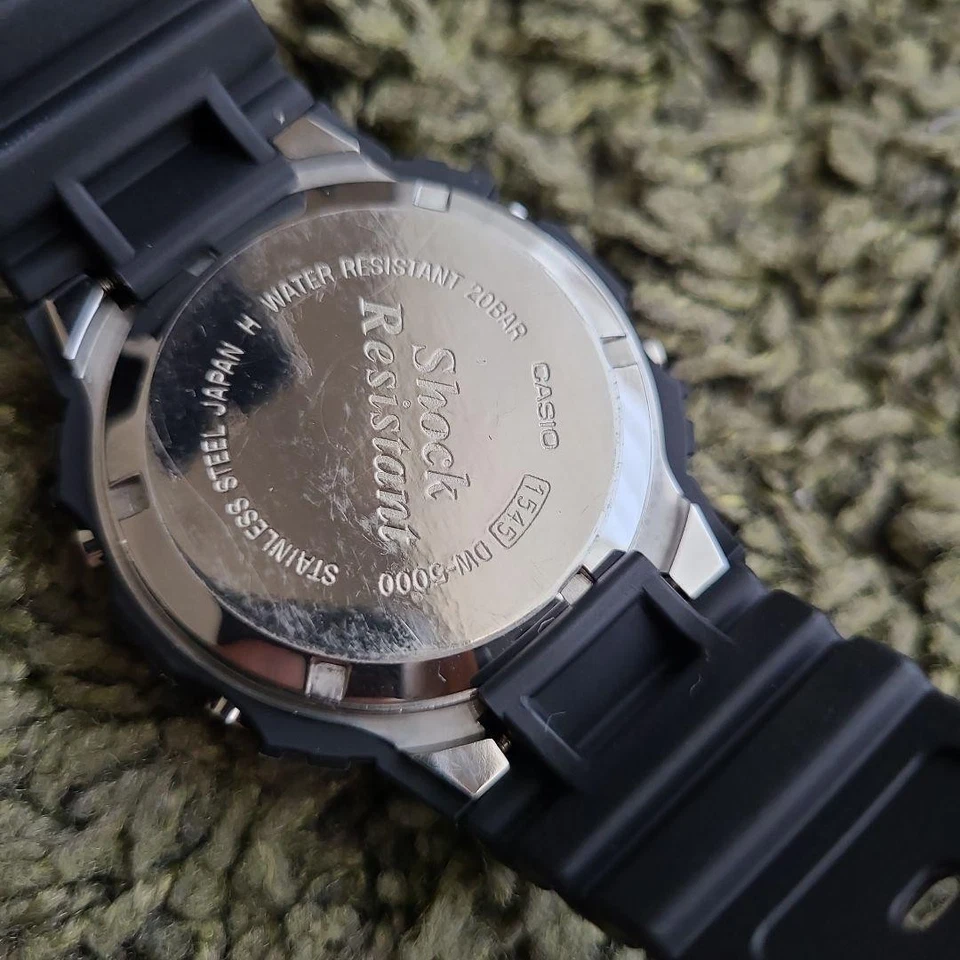 Casio G-Shock DW-5000 Screw Back Digital Watch Black Resin Case Classic Design - Image 2 of 4