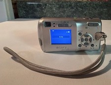 Sony Cyber-shot DSC-S40 4.1MP Silver Compact Camera 3x Zoom USB AA Flash 1.5in