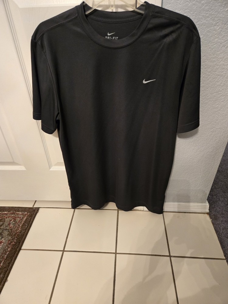 Nike Dri-Fit T-Shirt for Men Size L New No Tags Available