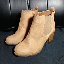 White Mountain Women's Size 6.5 Tan Faux Suede Booties W31147 NEW!