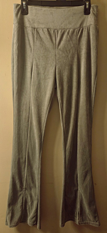 No Comment Women’s Olive Corduroy Pull-On Pants Stretch Slit Flare Leg L