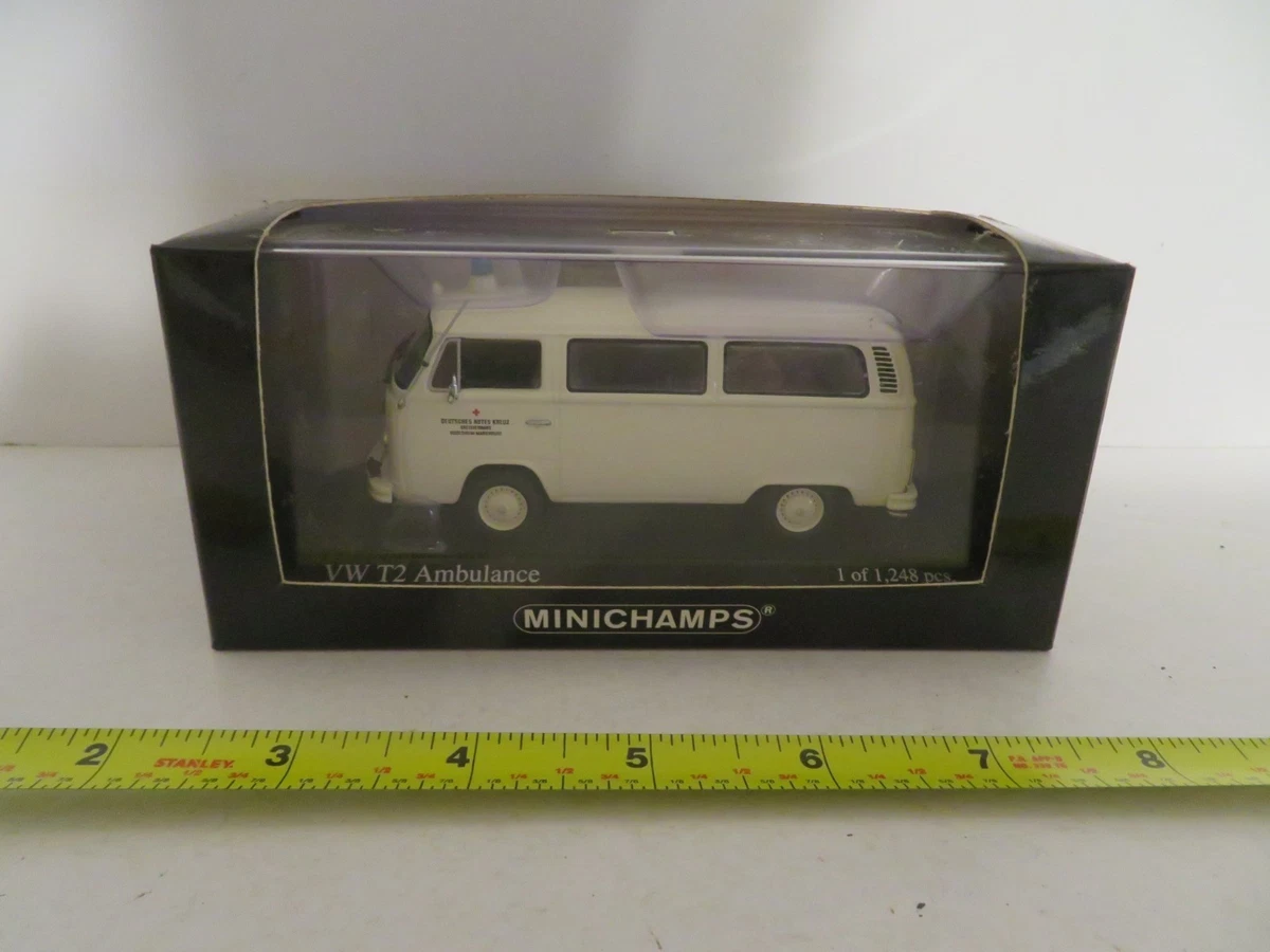 MINICHAMPS フォルクスワーゲン　T2 Krankenwagen Volkswagen T2 Bus KRANKENWAGEN DRK 1:43 400053090 MINICHAMPS