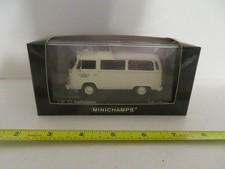Mini Champs Minichamps Volkswagen T2 Krankenwagen Ambulance White 1:43 MIB