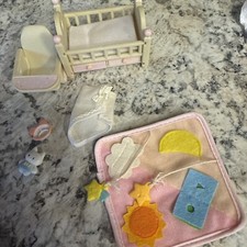 Incomplete CALICO CRITTERS EPOCH SYLVANIAN FAMILIES BABY NURSERY SET