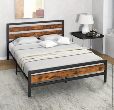Industrielles Kingsize-Bettrahmen Metallplattformbett mit Kopfteil und Trittbrett