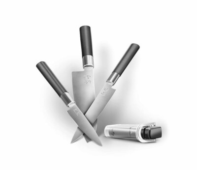 KAI Wasabi Black Serie  4-teiliges Geschenkset inkl. Schleifer