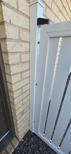 Side gates for Home or Townhouse or Villa Flat Packs - Vertical - White Slat - Picture 3 of 14